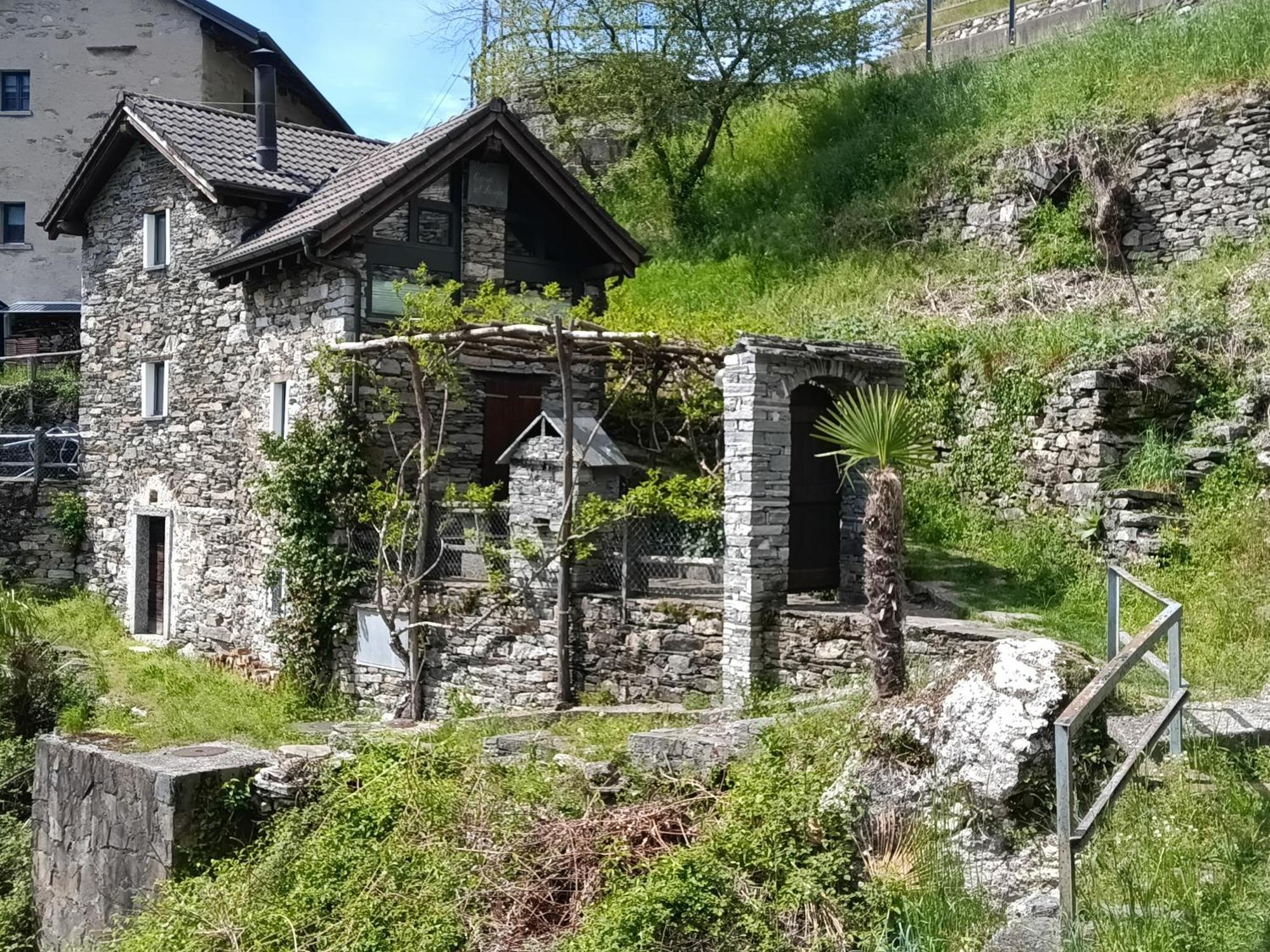 Вилла Rustico "Casa Di Sasso" Интранья Экстерьер фото