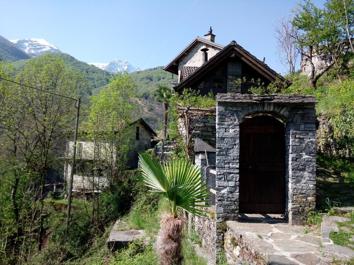 Вилла Rustico "Casa Di Sasso" Интранья Экстерьер фото